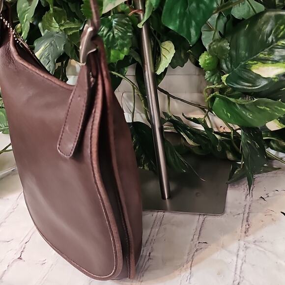 Coach Vintage Chocolate 9131 Leather Crossbody Bag with Adjustable Strap - Picture 3 of 15